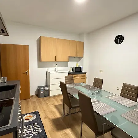 Feelhome,flughafen Nah,6-8 Pers,badewanne,zentral,terrasse,ground Floor * Duisburg