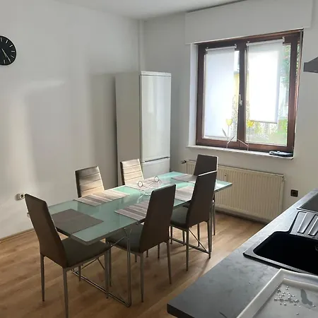 Feelhome,flughafen Nah,6-8 Pers,badewanne,zentral,terrasse,ground Floor Duisburg